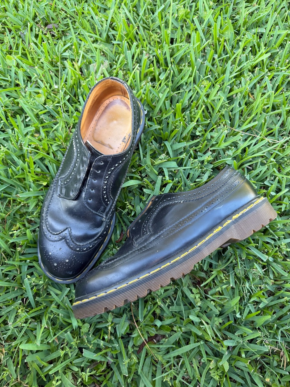 Vintage Late 90s Dr. Martens Made in England Wingtip Brogue Oxfords Black Sz  10